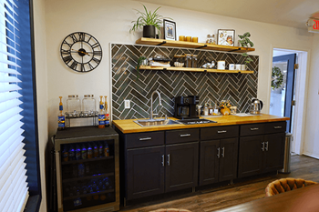 Beverage bar